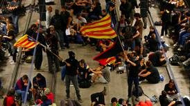 Catalanes recuerdan primer aniversario de referendo
