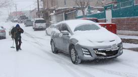 Tormenta invernal en Coahuila deja 7 accidentes viales y 50 personas refugiadas