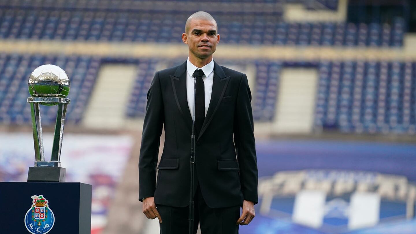 Seguirá ampliando su leyenda: Pepe renovó con Porto