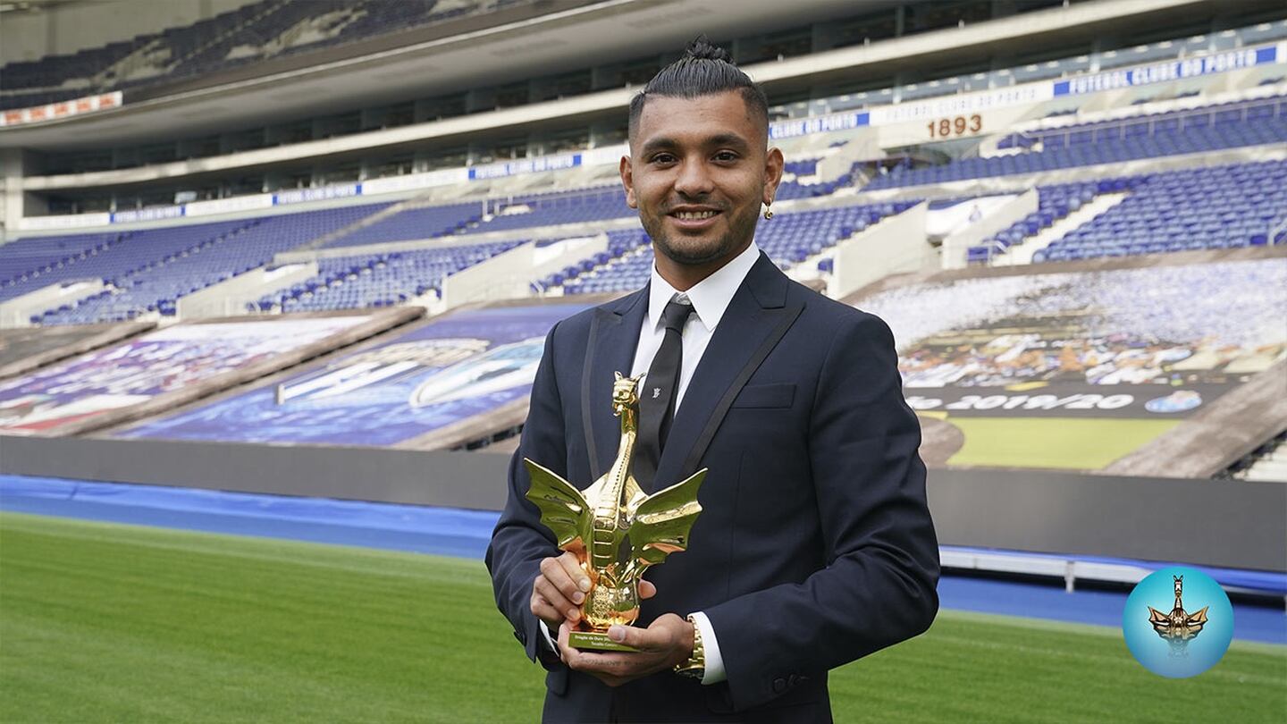 'Tecatito' Corona, reconocido como el Futbolista del Año en el Porto