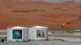 Arabia Saudita pedirá créditos por 12,000 mdd tras cancelación de salida a bolsa de Aramco
