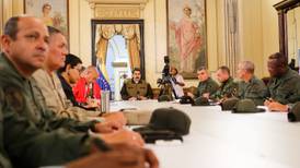 General venezolano exiliado dice que hay crisis entre militares por politización