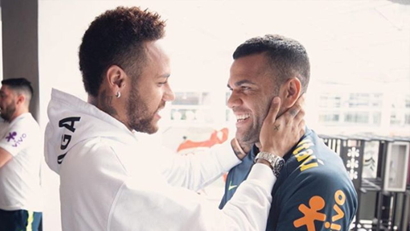 Dani Alves: 'La felicidad de Neymar está en Barcelona'
