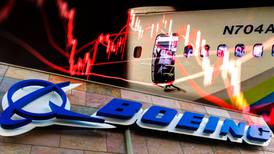 Wall Street no ‘perdona’ a Boeing: Así se desplomaron sus acciones tras accidente en EU