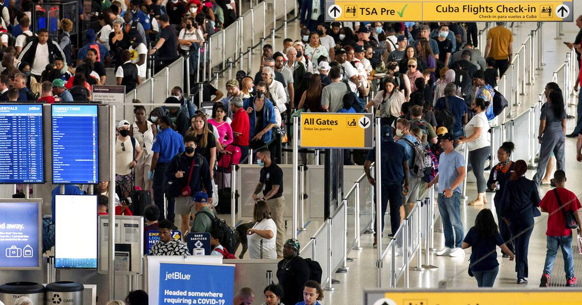 More than 1,400 flights canceled in the United States due to electrical storms