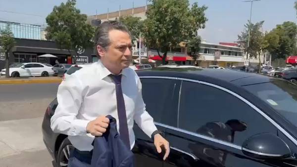 Emilio Lozoya llega en Mercedes Benz al Reclusorio: ¿Cuántos millones cuesta el auto de lujo?