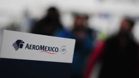 Sobrecargos y Aeroméxico firman acuerdo de reducción salarial ante Secretaría del Trabajo