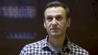 Rusia hospitaliza a Alexei Navalny tras amenaza de EU sobre consecuencias si muere