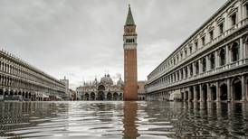 Venecia sufre segunda marea alta récord en una semana