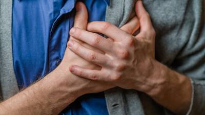 OMS descarta riesgo de miocarditis por vacunas COVID: ¿Cuáles son los síntomas?