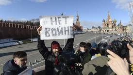 ‘No a la guerra’: Estallan más protestas en Rusia contra invasión a Ucrania