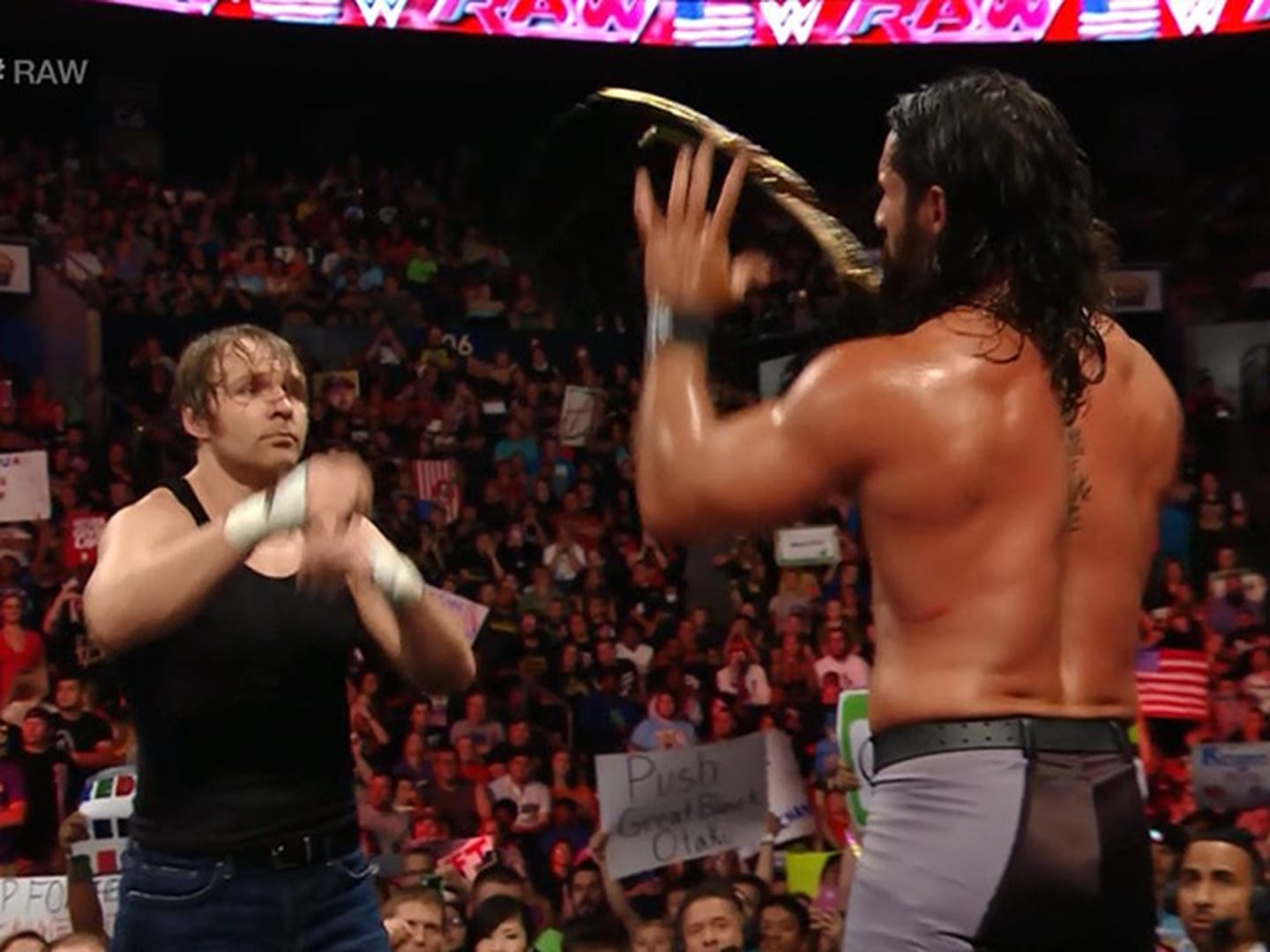 Dean Ambrose le regaló el campeonato a Seth Rollins