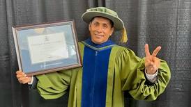 ‘Yo sí soy Doctor’; Jorge Campos recibe título ‘honoris causa’ en universidad canadiense