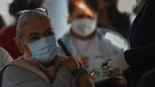 Vacunas COVID salvaron cerca de 20 millones de personas en su primer año: The Lancet