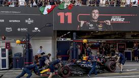 ¿No le gustó? FIA analiza la maniobra de ‘Checo’ Pérez y Red Bull en GP de Japón