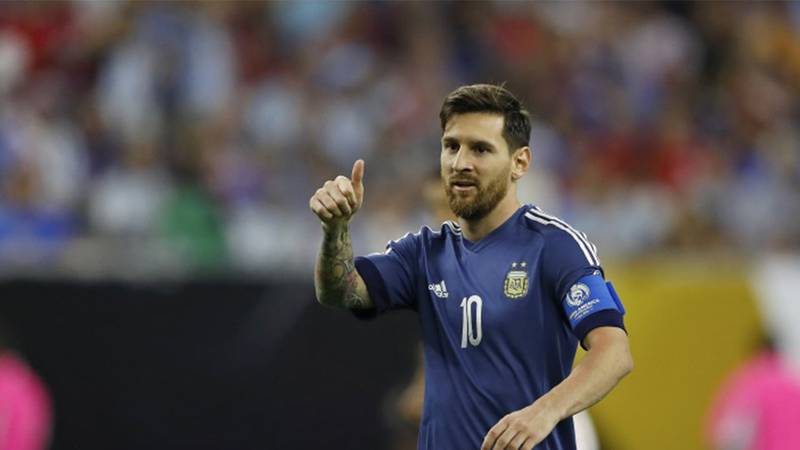 Scaloni dice que es una 'señal buenísima' que Messi vuelva a la selección