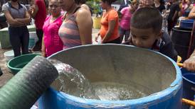 Hay agua... pero mal repartida: siete empresas acaparan 70% del líquido en México 