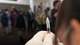 Refuerzo de vacuna COVID: OMS recomienda ya no aplicarlo a estas personas