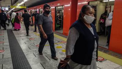 Metro CDMX: Línea 7 detiene servicio luego de que una menor cayera a las vías