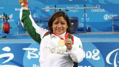 ¡Medalla de oro para México! Amalia Pérez se la lleva en powerlifting