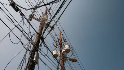 Crisis en Texas por apagones crece: Piden disminuir uso de luz ante cortes en plantas eléctricas