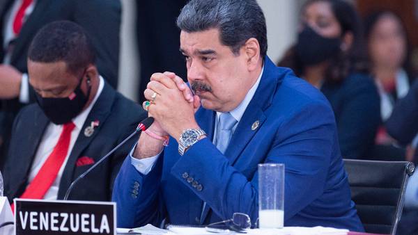 Maduro es ‘leal’ a AMLO: Venezuela cierra embajada en Ecuador por acto ‘aberrante’ con México