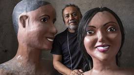 Guelaguetza 2023: Artesano oaxaqueño muestra la cultura de su estado con muñecos de calenda