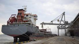 5 meses de invasión rusa: Primer barco de cereales sale de un puerto ucraniano