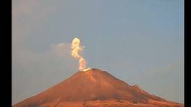 Volcán Popocatépetl 'despierta' y lanza fumarola de casi un kilómetro de agua, gas y ceniza