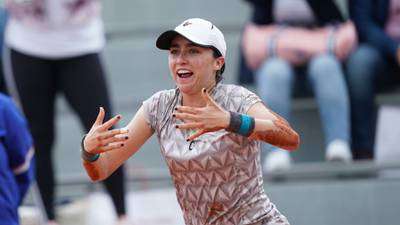Fernanda Contreras, tenista mexicana, hace historia y califica en Roland Garros