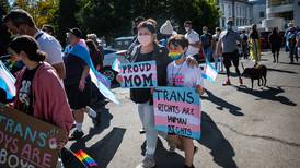 Texas castigará a familias que apoyen transición de niños y niñas trans por ‘abuso infantil’