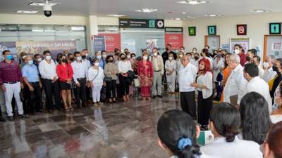 ‘Médicos cubanos no quitarán espacio a nadie’, dice Layda Sansores tras recibirlos en Campeche