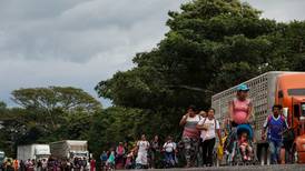 Funcionario de migración en Veracruz, acusado de discriminar a mujer trans migrante