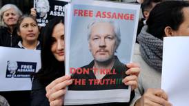 Jueza niega libertad bajo fianza a Julian Assange, luego de propuestas de asilo