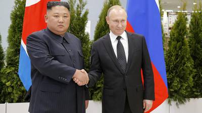 EU acusa a Corea del Norte de enviar clandestinamente armas a Rusia