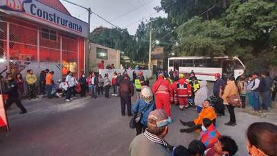 Autobús se queda sin frenos en Tepoztlán; hay un muerto y 20 lesionados