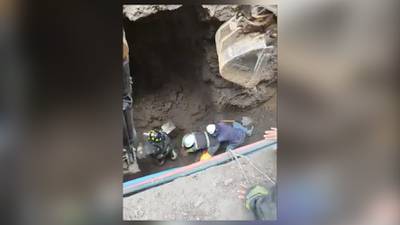 Una persona muere en derrumbe en obra de drenaje en la Miguel Hidalgo