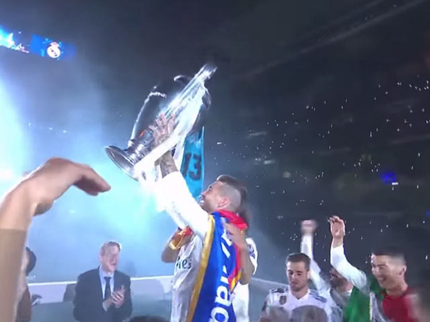 La megacelebración del Real Madrid en el Santiago Bernabéu tras ganar su tercera Champions al hilo