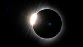 Eclipse solar con ‘orden divina’: Mujer le dispara a dos personas en Florida por ‘indicación’ de Dios