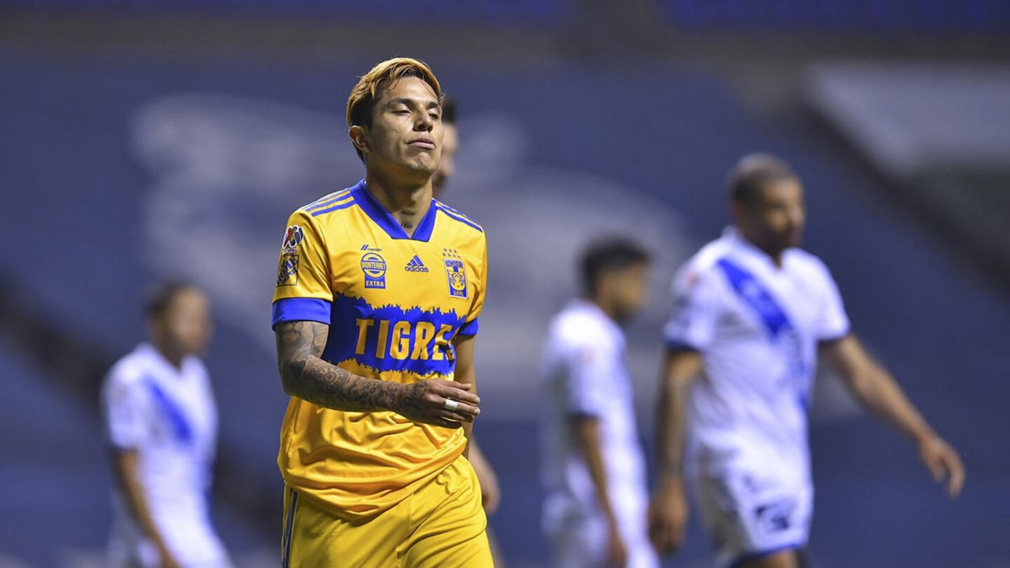 Carlos Salcedo y Liga MX
