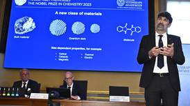 Nobel de Química 2023: Premian a 3 científicos por investigar partículas que arrojan luces LED