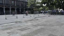 Losas de Plaza de Armas en Cuernavaca crujen y se levantan 