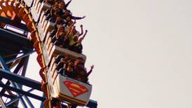 Six Flags: Así es el ‘Superman’, juego de 65 metros de alto en que personas quedaron atrapadas