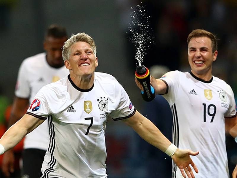 Alemania sufrió, pero derrotó a Ucrania en el debut