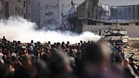 Israel expande la guerra cerca de Egipto: Ataca Rafah donde millones de palestinos se protegen