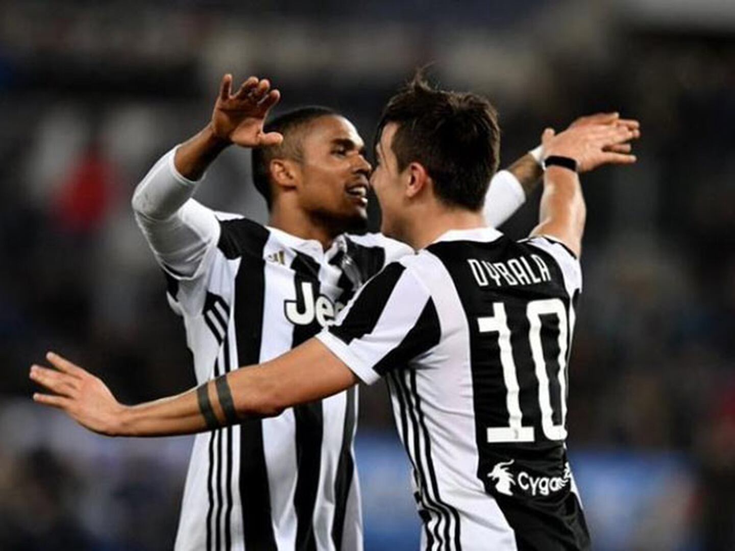 Juventus goleó al Milan y se consgaró en la Coppa Italia