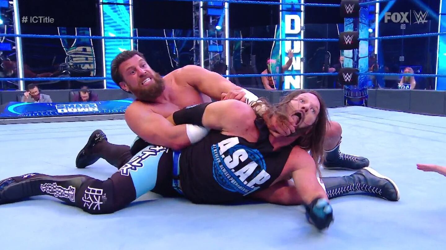 AJ Styles retiene Campeonato Intercontinental de la WWE contra Drew Gulak