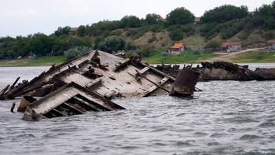 Sequía del río Danubio deja ver buques nazis hundidos en la Segunda Guerra Mundial