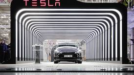 Tesla reparará más de 129 mil vehículos por un problema en sus pantallas