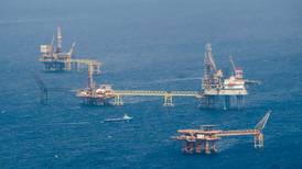 Precio alto de petróleo no resuelve preocupaciones sobre Pemex: Banco Base
